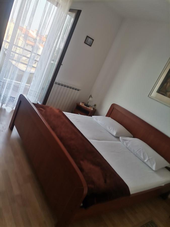 Apartments Petrica Malinska Exterior photo